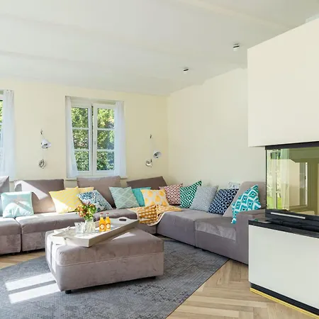 Heven8 - Schmuckstück Im Stillen Dorf *